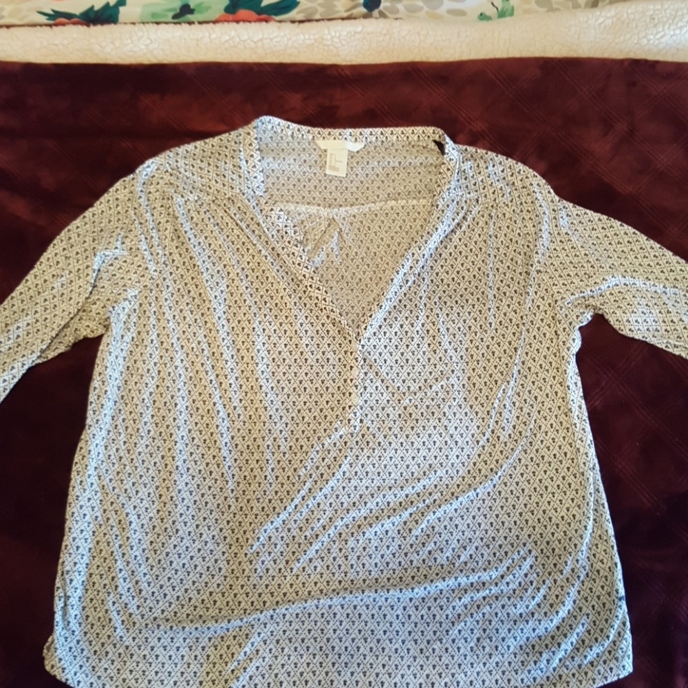 H&M Woman's 3/4 length sleeve top L